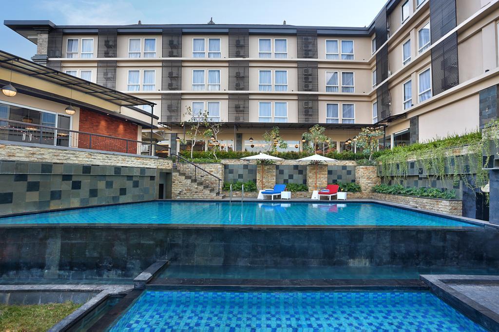 Hotel Golden Tulip Essential Denpasar Exterior foto