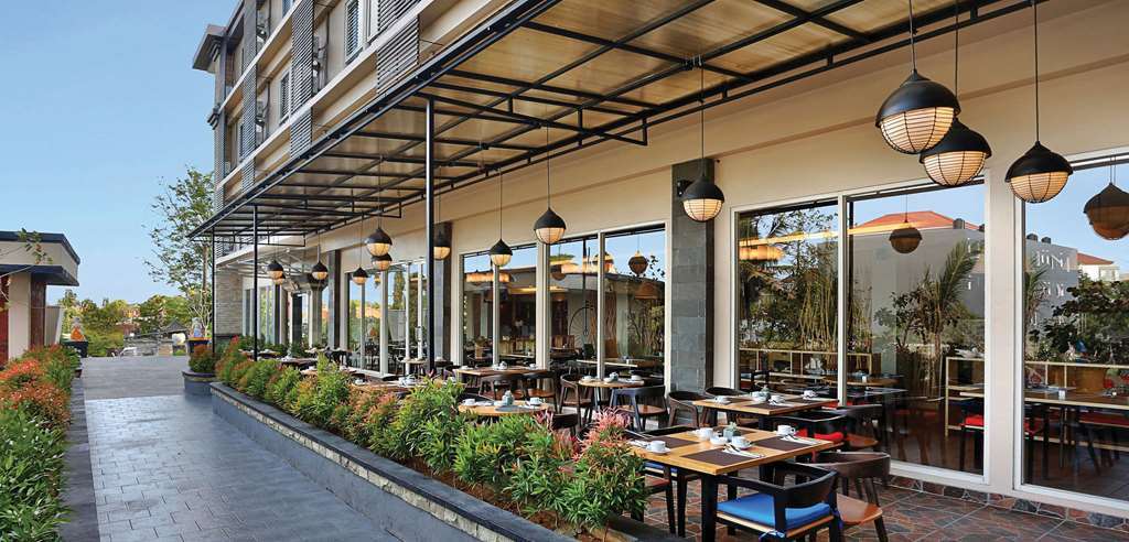 Hotel Golden Tulip Essential Denpasar Restaurant foto