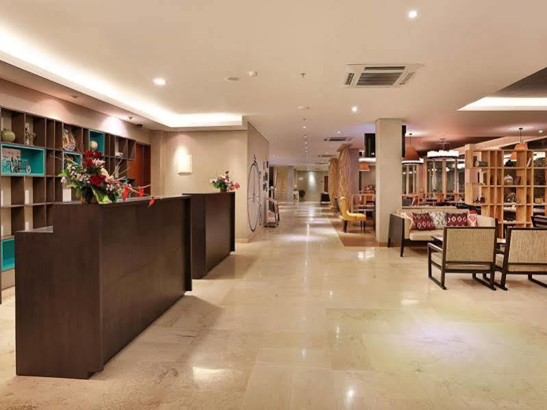 Hotel Golden Tulip Essential Denpasar Exterior foto