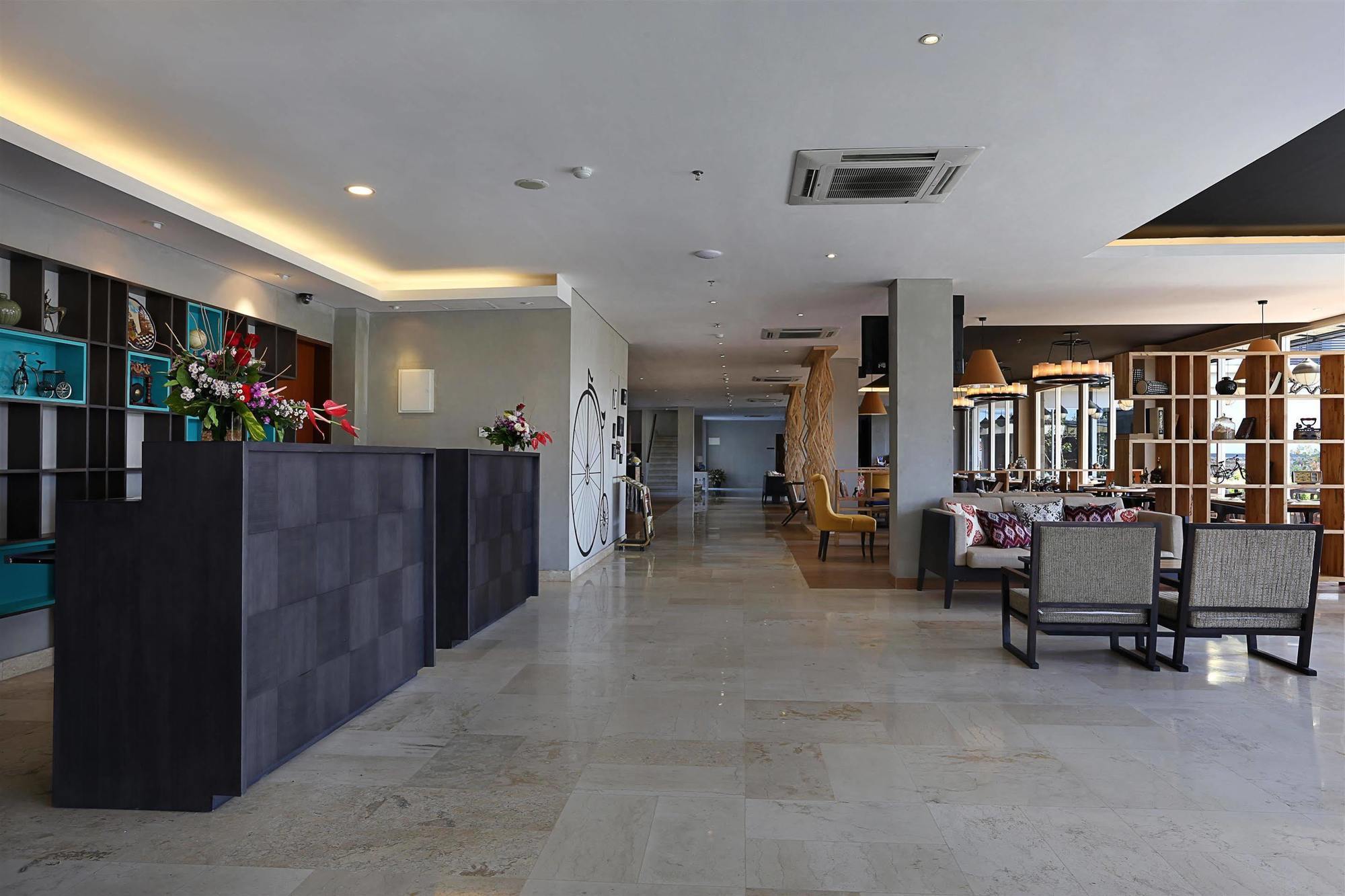 Hotel Golden Tulip Essential Denpasar Exterior foto