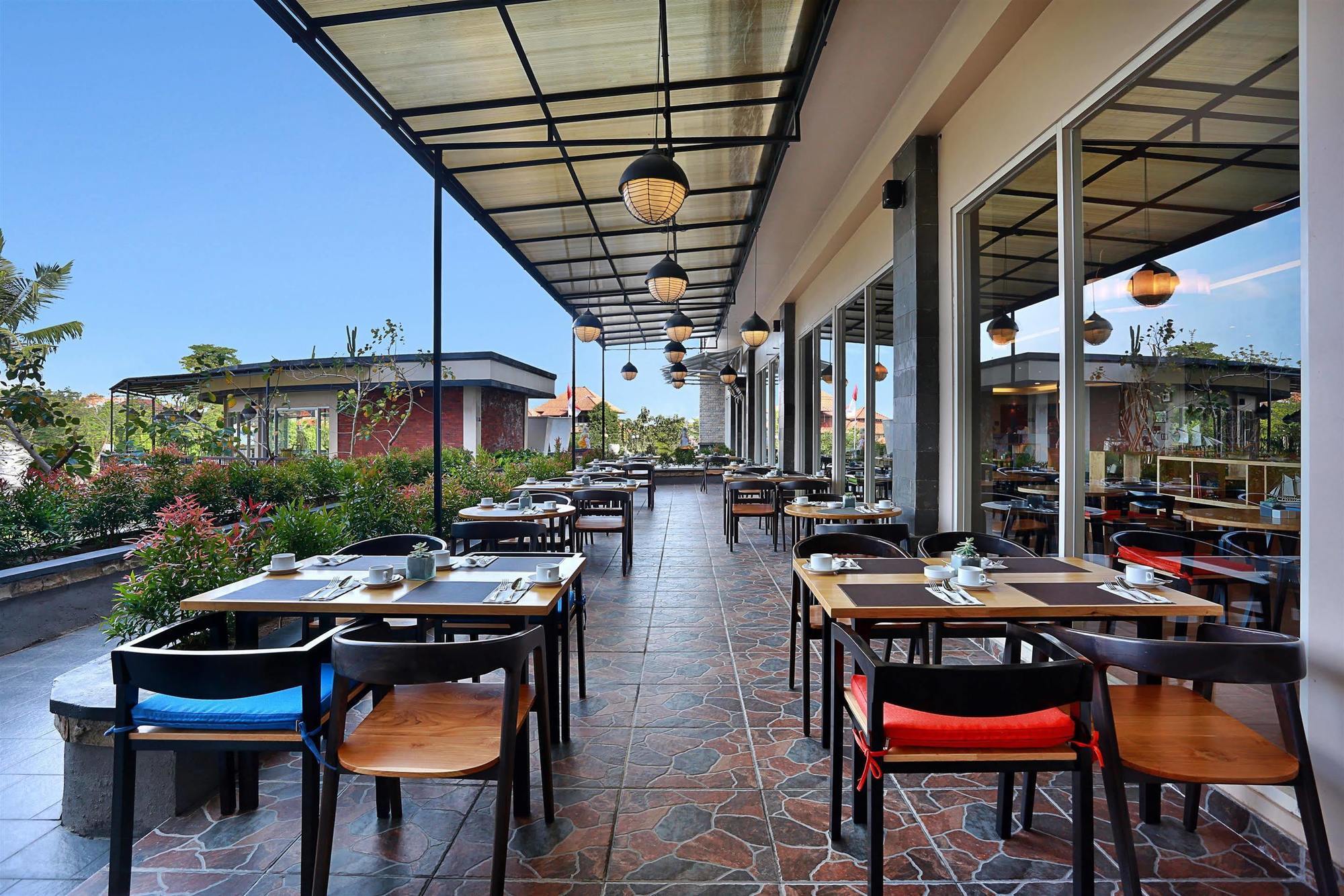 Hotel Golden Tulip Essential Denpasar Exterior foto