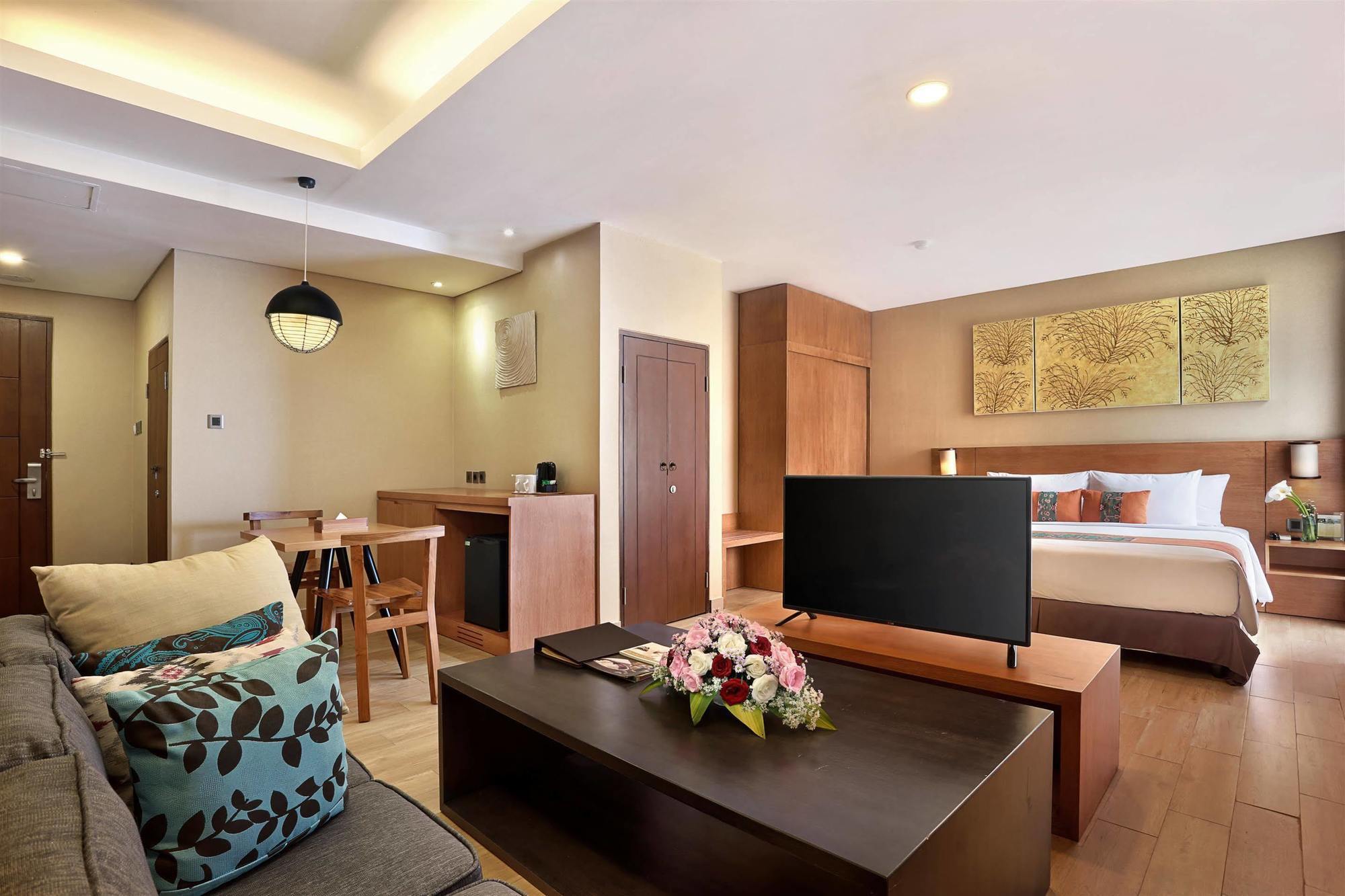 Hotel Golden Tulip Essential Denpasar Exterior foto