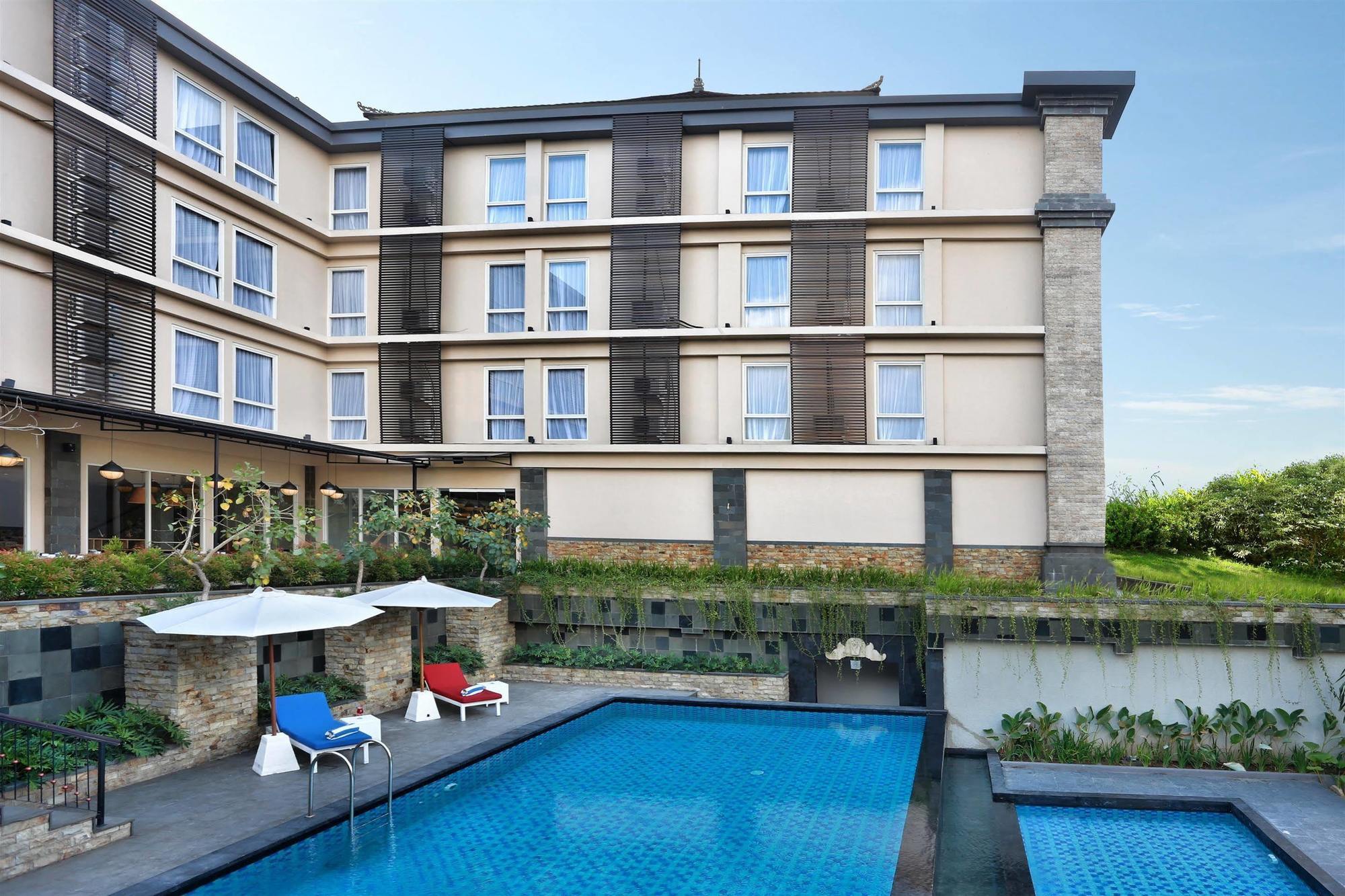 Hotel Golden Tulip Essential Denpasar Exterior foto