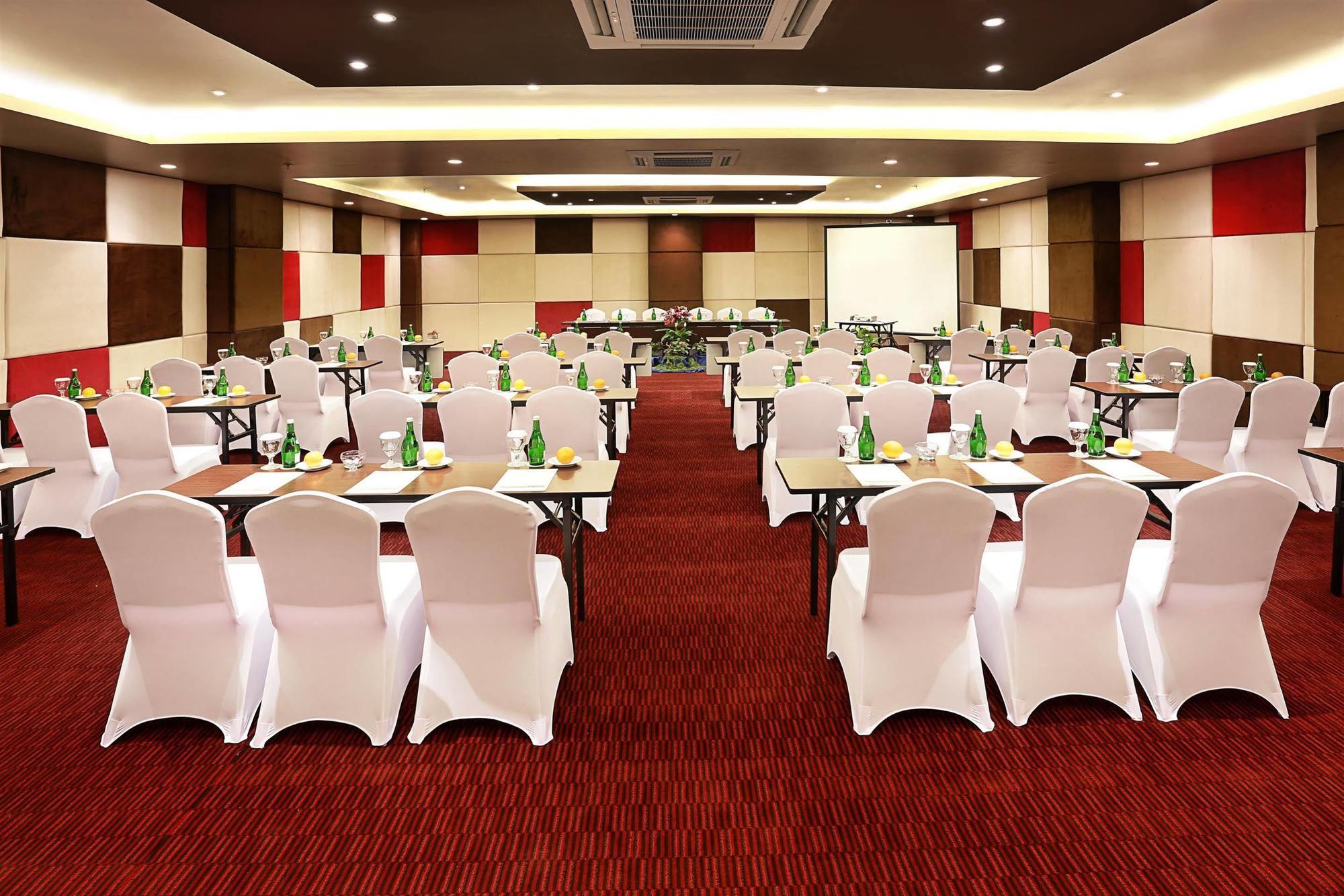 Hotel Golden Tulip Essential Denpasar Exterior foto